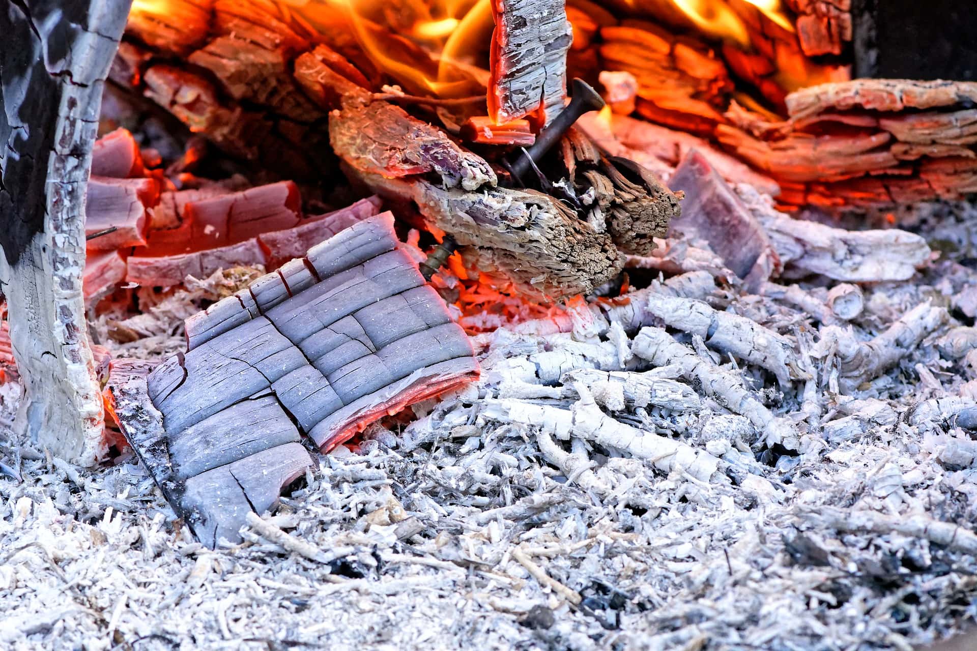 Benefits and Uses of Wood Ash